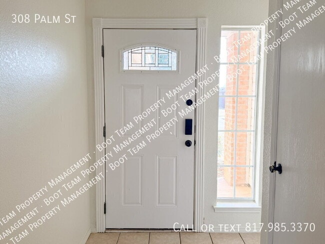 Building Photo - 308 Palm St