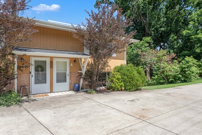 Building Photo - 622 Ermac Dr