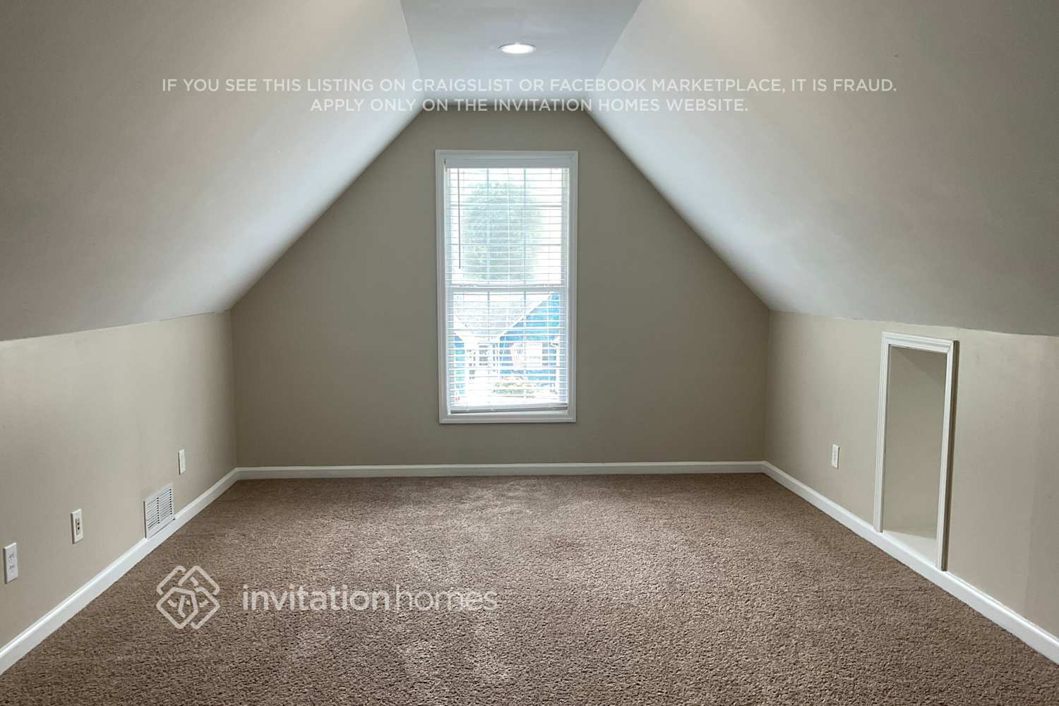 Building Photo - 3990 Piper Glen Dr NE