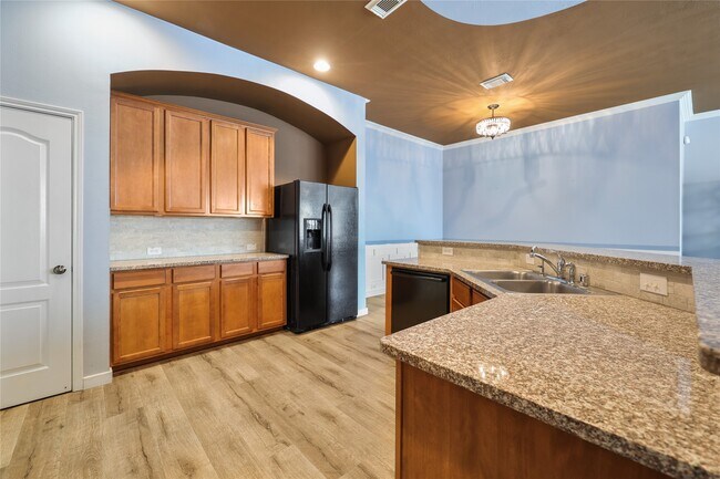 Building Photo - 17303 Brookhollow Ct Dr
