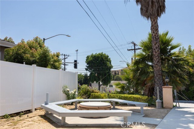 Building Photo - 2104 N Verdugo Rd