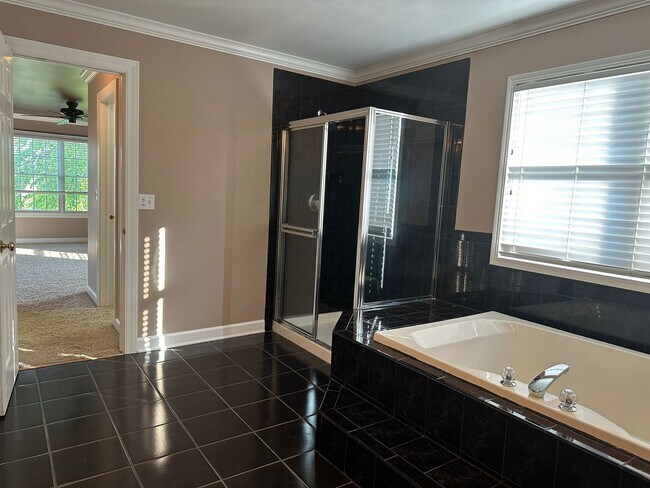 Building Photo - 5490 Fox Path Ln