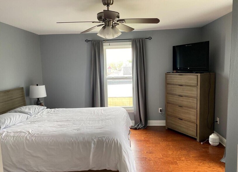 Building Photo - 412 Starkweather St