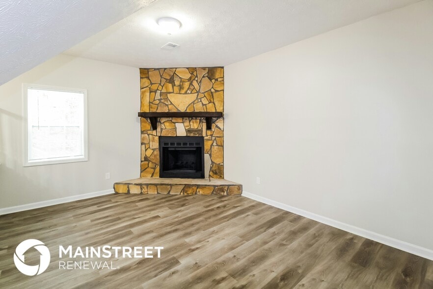 Building Photo - 2210 Davis Oaks Ct