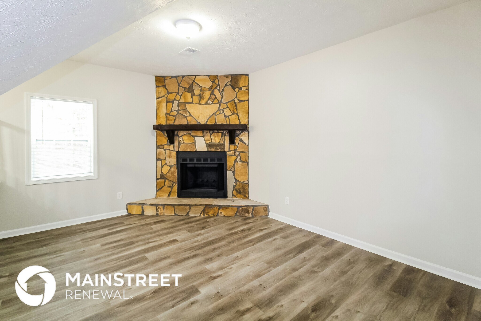 Building Photo - 2210 Davis Oaks Ct