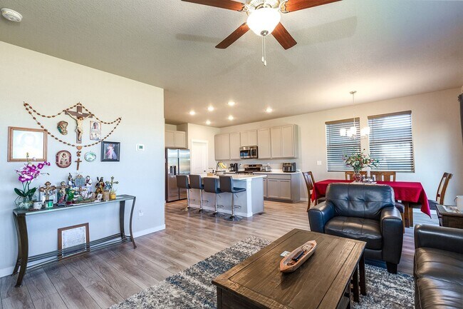 Building Photo - Single Family Home for Rent