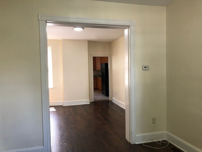 Building Photo - Fantastic 4 Bedroom/ 1 Bath Renovated Home...