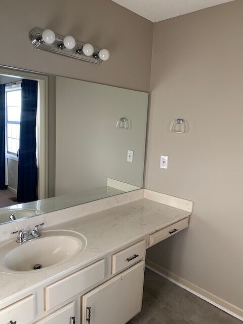 Bedroom 2 vanity - 6020 Sand Wedge Cir