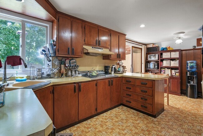 Building Photo - 26 Melanie Cir