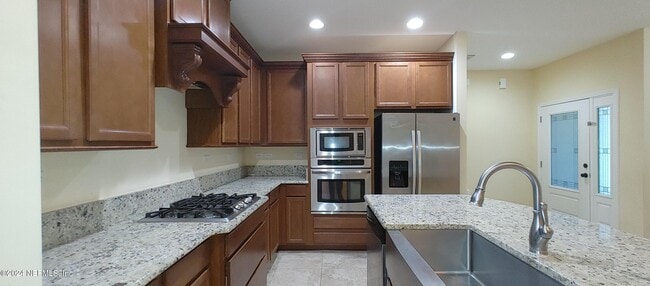 Building Photo - 669 Coconut Palm Pkwy