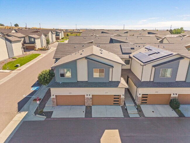 Building Photo - Modern 2 Bedroom, 2.5 Bathroom Townhome with a Loft, Central A/C, Gas Fireplace, and Washer and D...