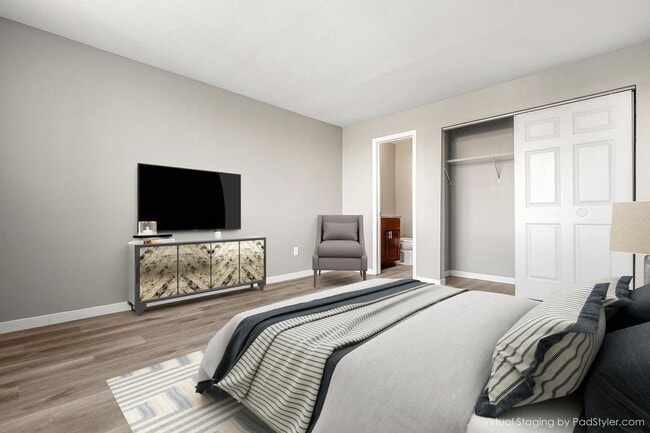 Building Photo - The BLVD Apartments | Newly Renovated 2 Bed/1 Bath — FREE 50" TV With Move-In!