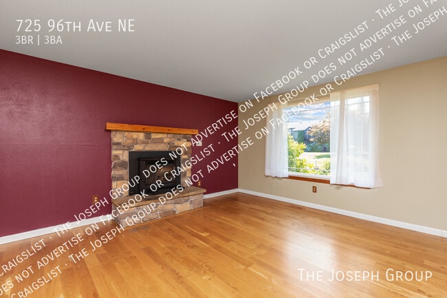 Building Photo - 725 96th Ave NE