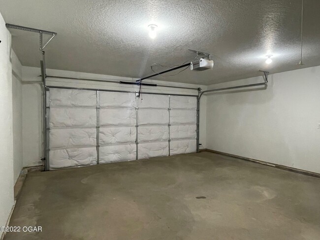 Building Photo - 1121 E 42nd St