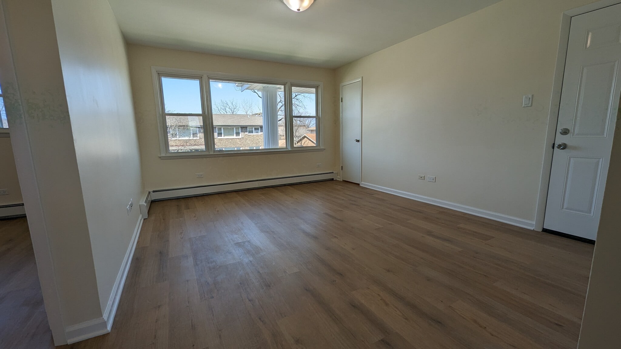 Building Photo - 14475 Jefferson Ave