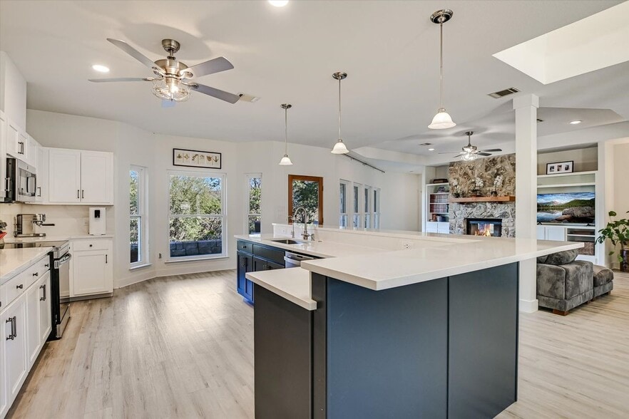 Building Photo - 945 Wesley Ridge Dr