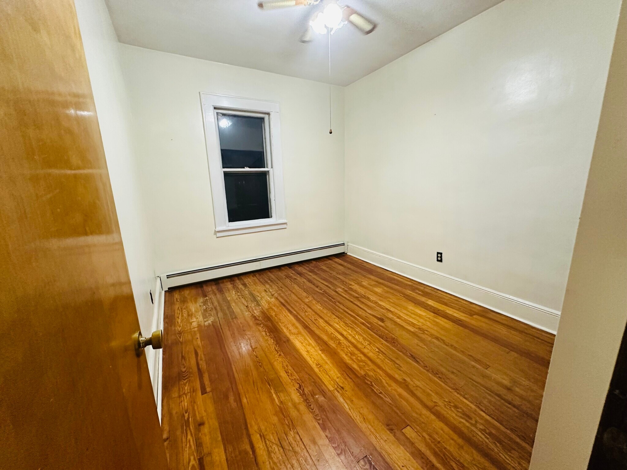 Building Photo - 127 Knapp Ave