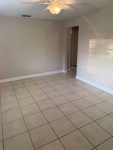 Building Photo - 5624 Struthers Ct