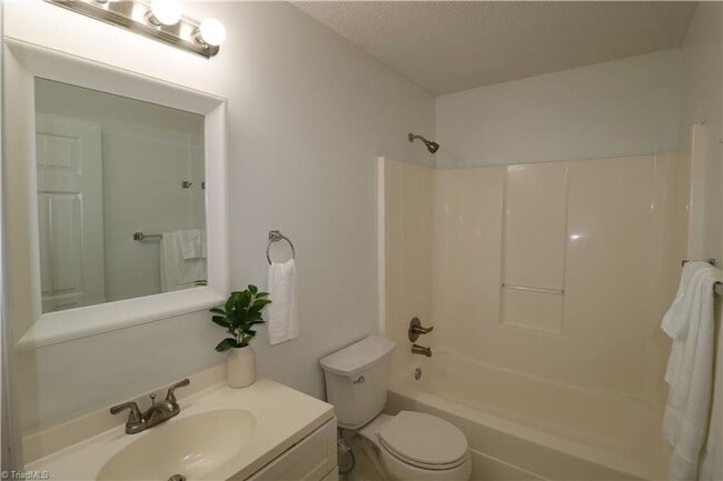 Building Photo - 2502 Bethabara Rd