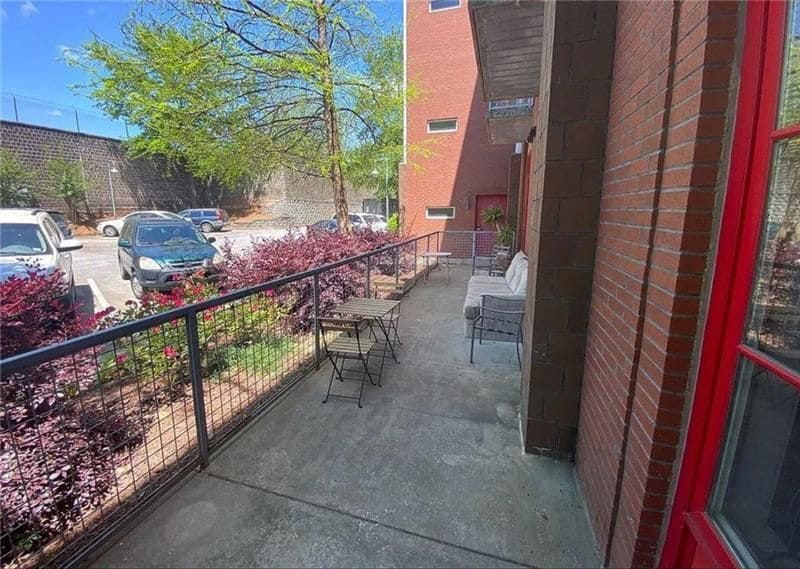 Building Photo - 572 Edgewood Ave SE