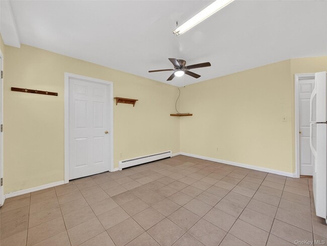 Building Photo - 37 Carnation Dr