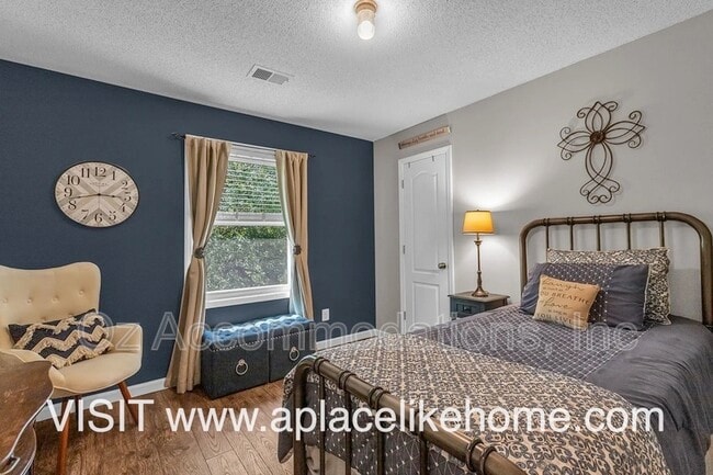 Building Photo - 13961 W 144th Ct