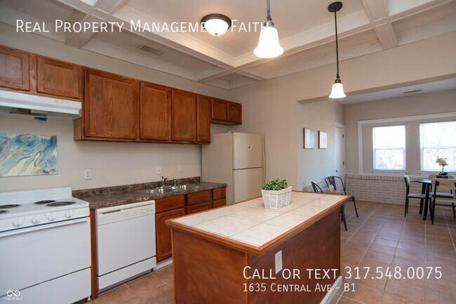 Building Photo - 1635 Central Ave