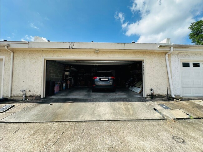 Building Photo - 4808 Palmetto St