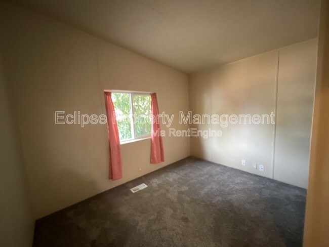 Building Photo - 307 Honeysuckle Cir