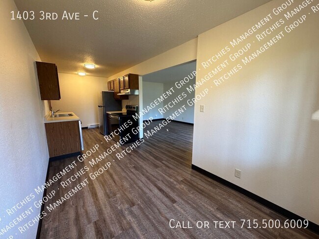 Building Photo - 1403 3rd Ave