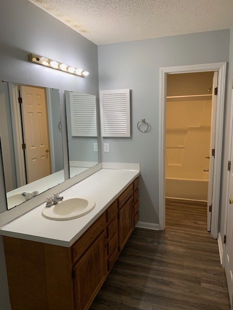 Building Photo - "Charming 2-Bed Condo Oasis with Fireplace...