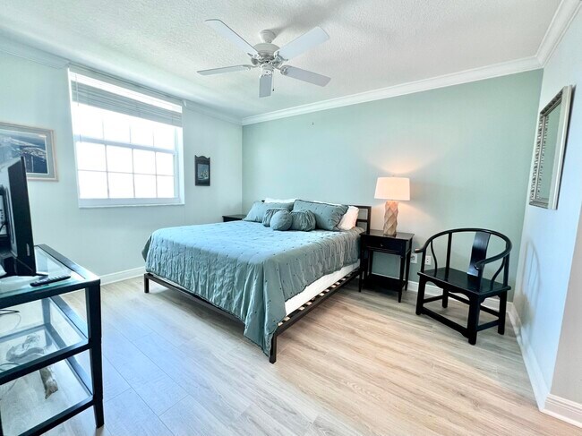 Building Photo - 610 Clematis St