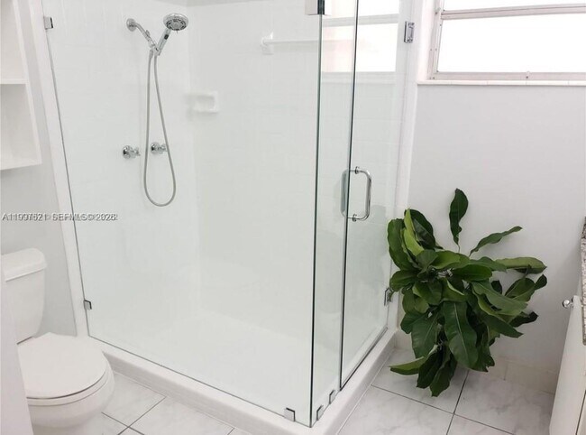 Building Photo - 3040 SW 77th Ct