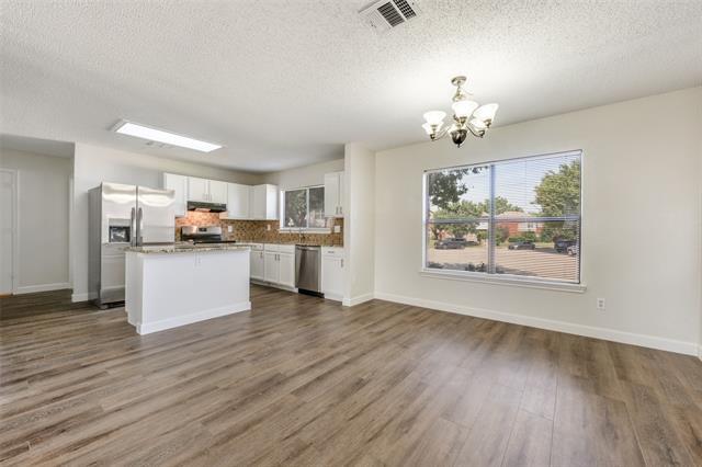 Building Photo - 2160 Glenhaven Dr