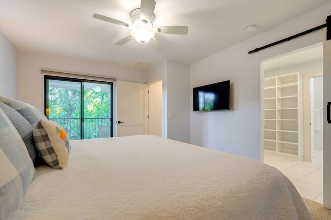 Building Photo - 8637 S Newberry Ln