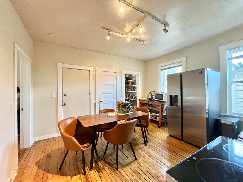 Building Photo - 19 Sachem St