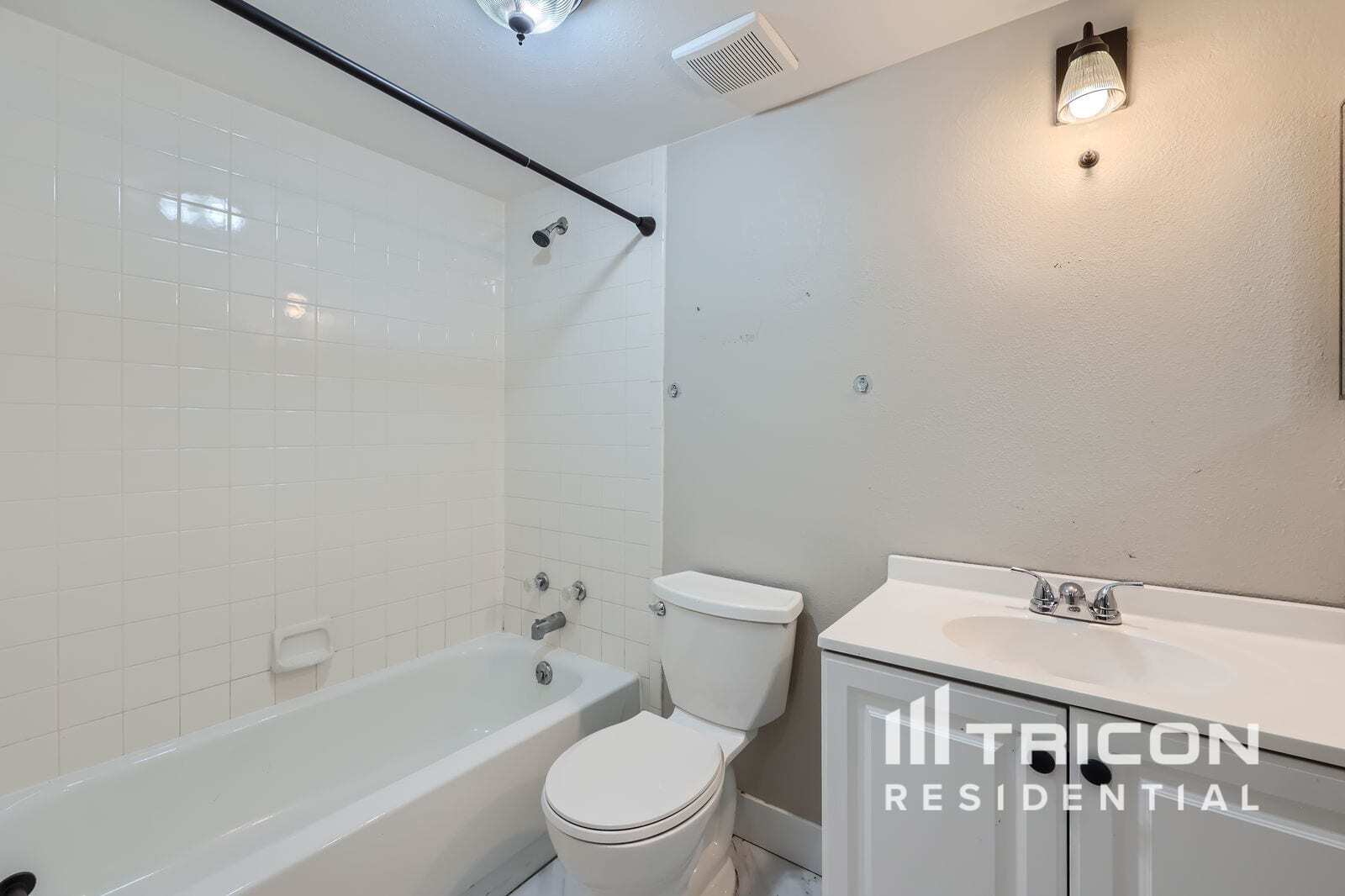 Building Photo - 385 Mountain Cloud Cir