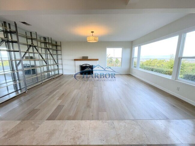 Building Photo - 23 Rockinghorse Rd