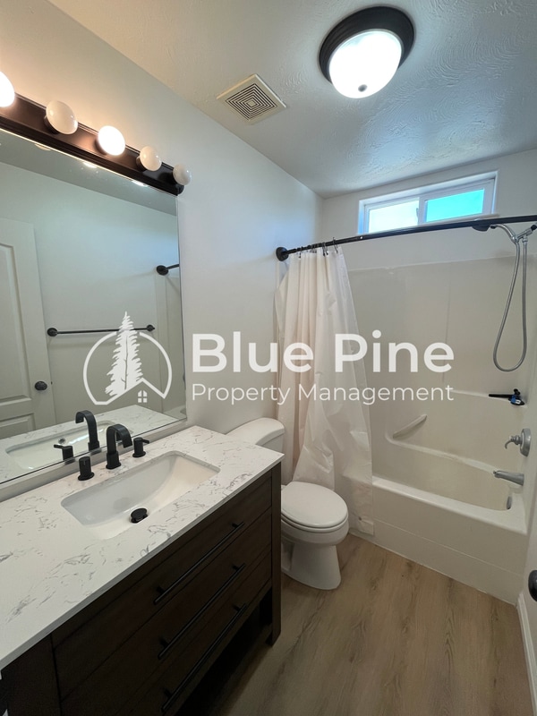 Building Photo - 5231 Clearfield Ln