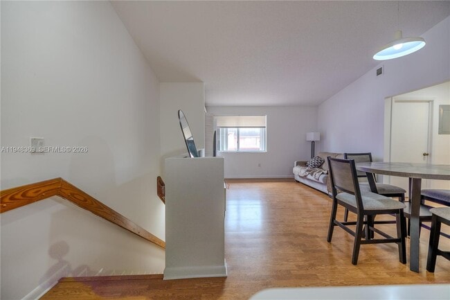 Building Photo - 8013 Lake Dr