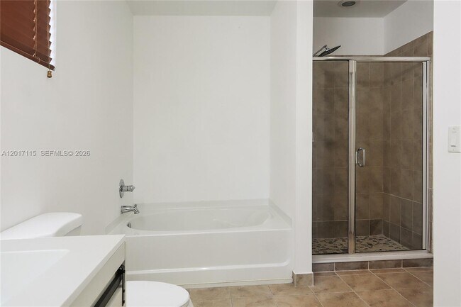 Building Photo - 3072 SE 5th Dr