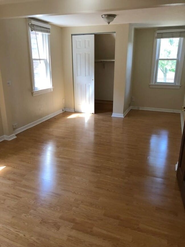 Building Photo - 2 Story, 3+ Bed, 2 Full Baths, Home with G...