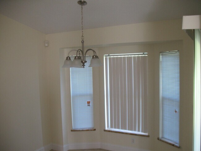 Building Photo - 8055 SW 134 Loop