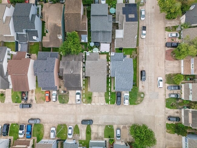 Building Photo - 10327 Gladewood Dr