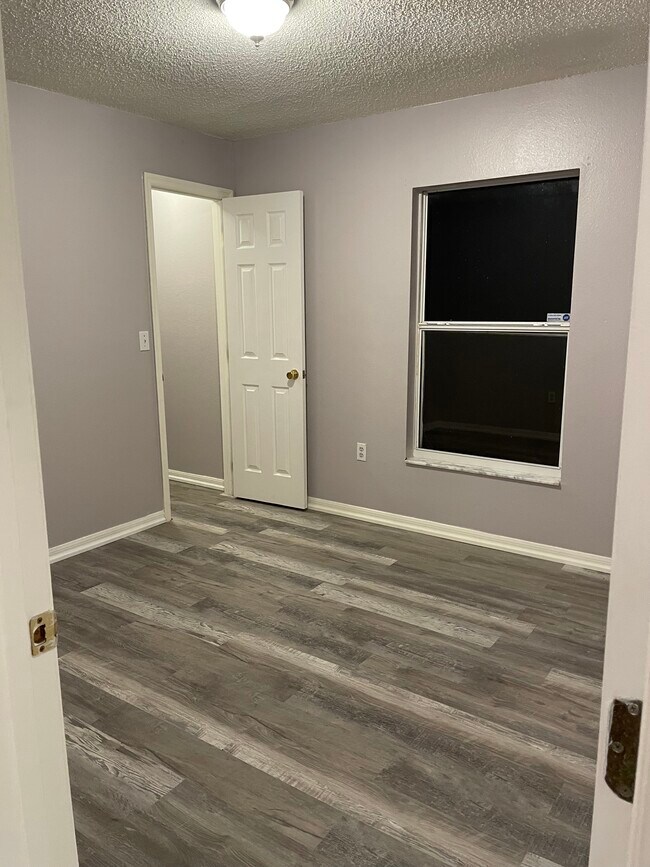 Building Photo - 331 Caldbeck Way