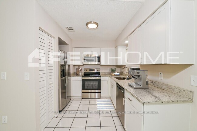 Building Photo - 6322 8th Ct E