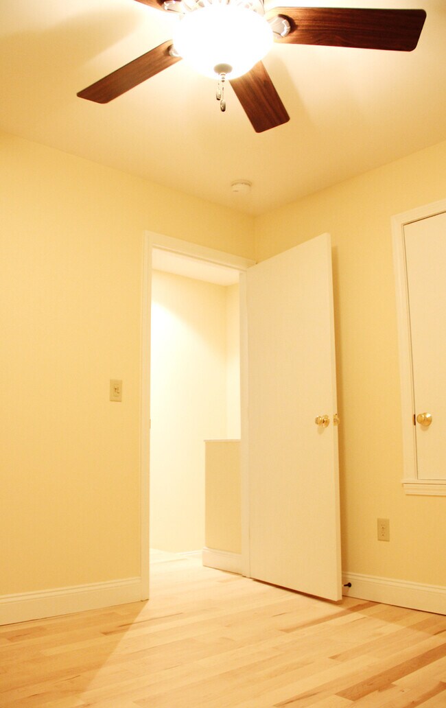 Building Photo - 48 N Champlain St