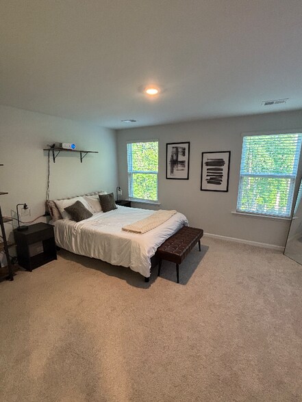 Primary Photo - 125 E Sunrise Ln