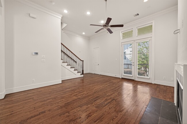 Building Photo - 3217 Maxroy St