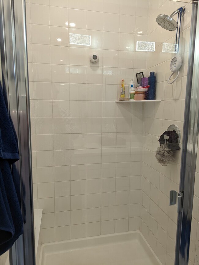 Building Photo - 1621 West 67th Cir